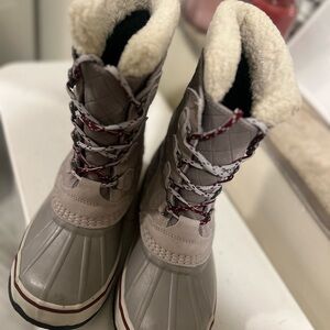 L.L Bean Snow Boots Lace-Up Women’s size 6
